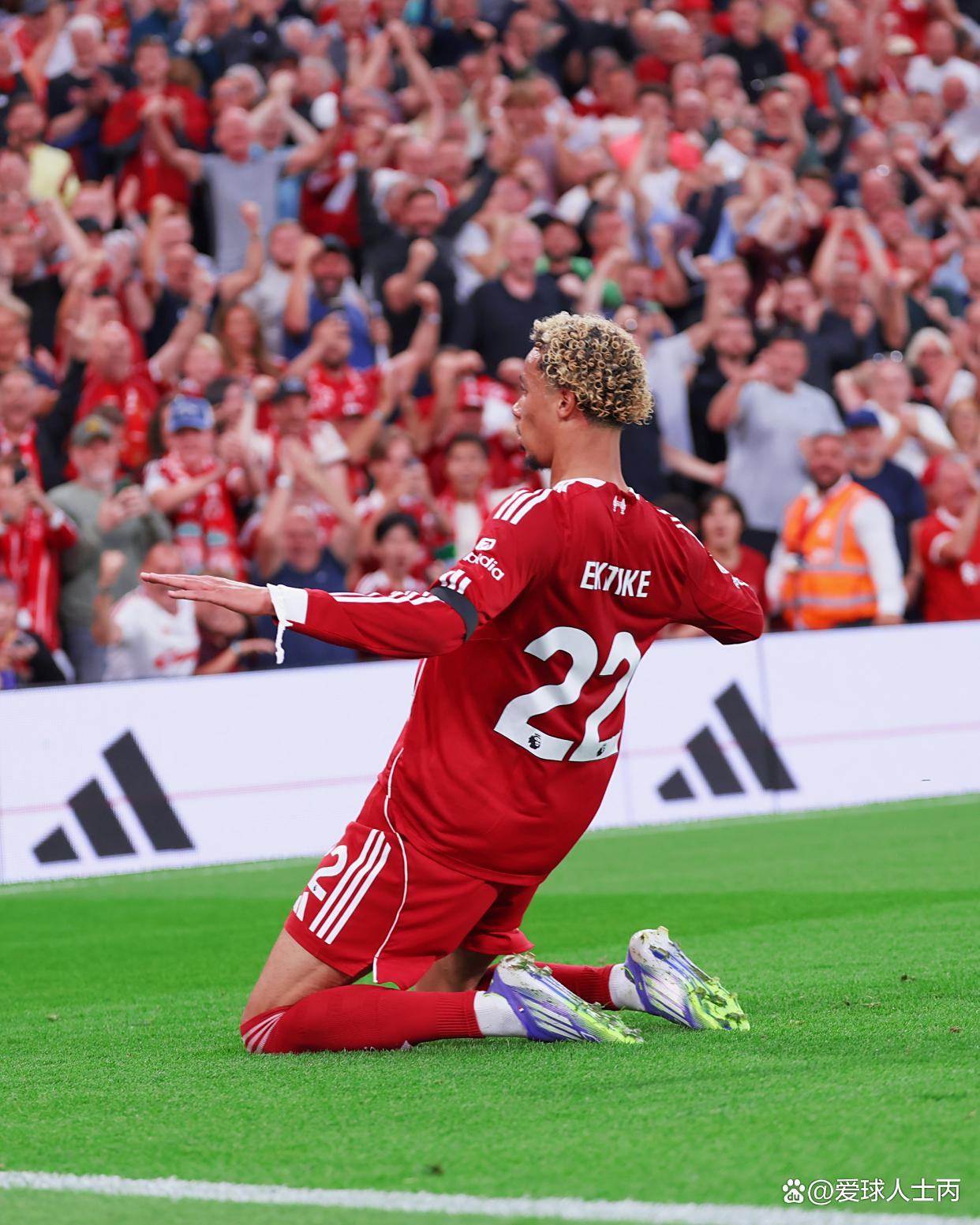 半岛体育-利物浦对曼联足球直播